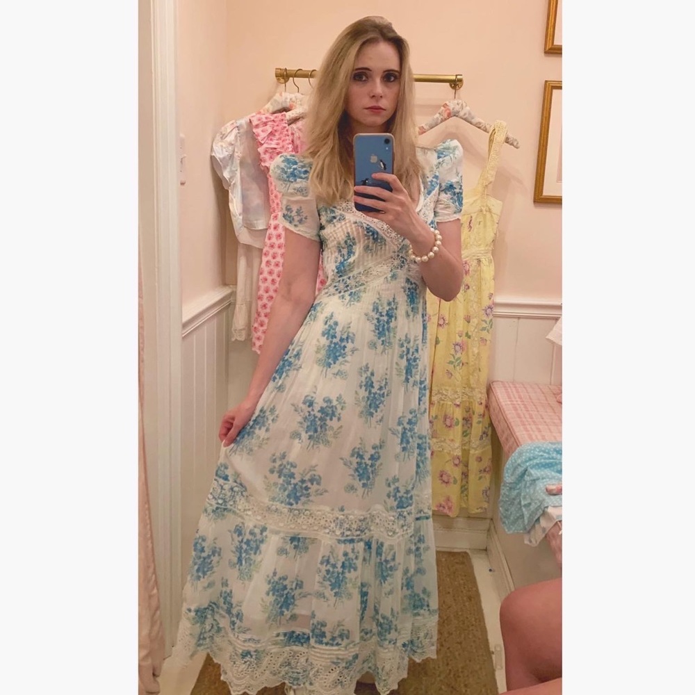 ABOUT MY CLOSET - Picture 4 of 6